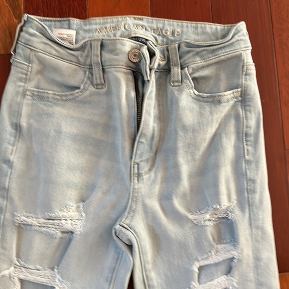 American Eagle light jeans. Size 00 short. Next level stretch. - Picture 2 of 6